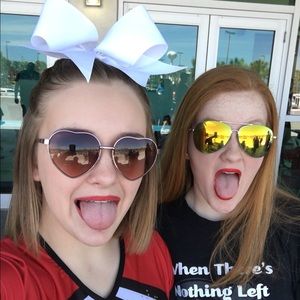 Meet your Posher, Cara